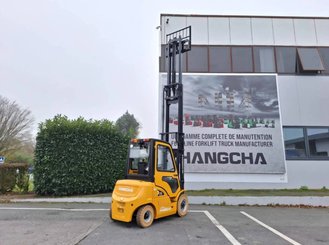 Four wheel front forklift Hangcha XE25 - 10