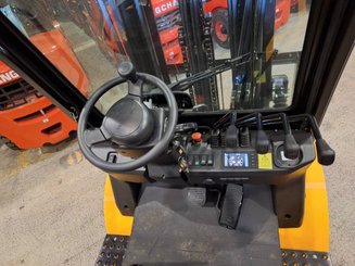 Four wheel front forklift Hangcha XE25