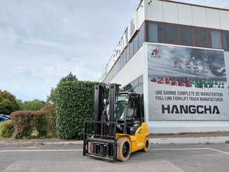 Four wheel front forklift Hangcha XE30-i