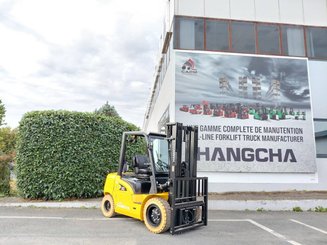 Four wheel front forklift Hangcha XE30-i