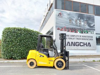 Four wheel front forklift Hangcha XE30-i