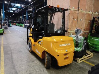 Four wheel front forklift Hangcha XE30-i - 1