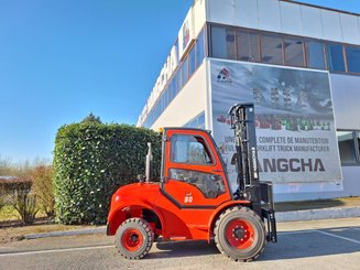 All-terrain forklift Hangcha TT30-2
