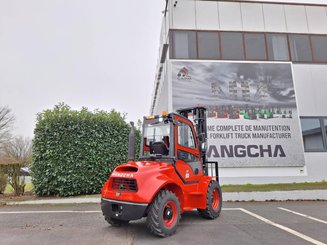 All-terrain forklift Hangcha TT30-4