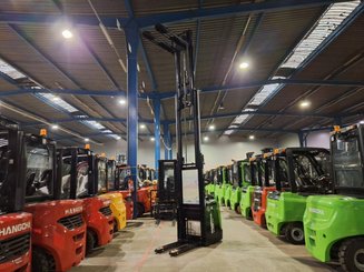 Stacker truck with folding platform Hangcha CDD16-XT1S-SI