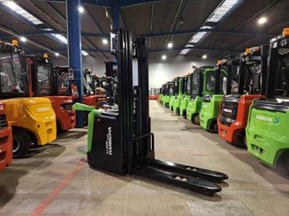 Stacker truck with folding platform Hangcha CDD16-XT1S-SI