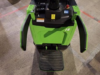Stacker truck with folding platform Hangcha CDD16-XT1S-SI