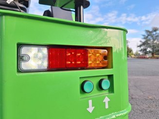 Tow tractor Hangcha QDD90-XD3i