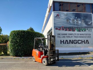 Four wheel front forklift Hangcha AE20C - 1