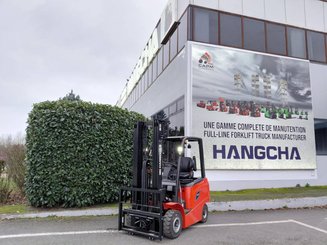 Four wheel front forklift Hangcha AE20C - 1