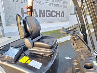 Four wheel front forklift Hangcha XF25D - 12