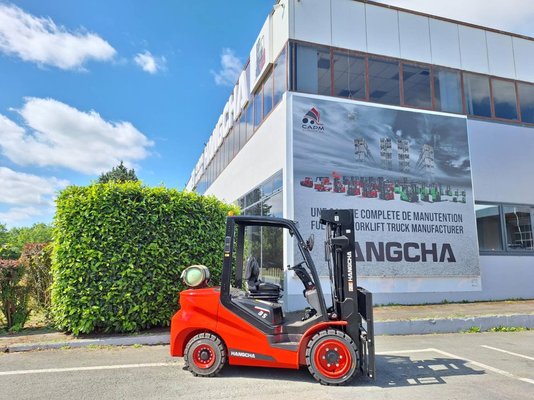 Four wheel front forklift Hangcha XF35G-2 - 1