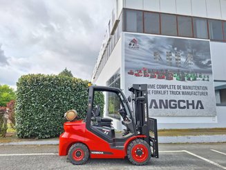Four wheel front forklift Hangcha XF35G-2