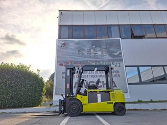 Four wheel front forklift Clark GEX40