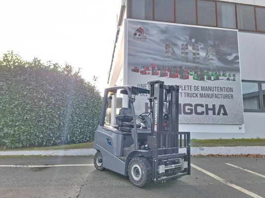 Four wheel front forklift Hangcha AE15 - 1