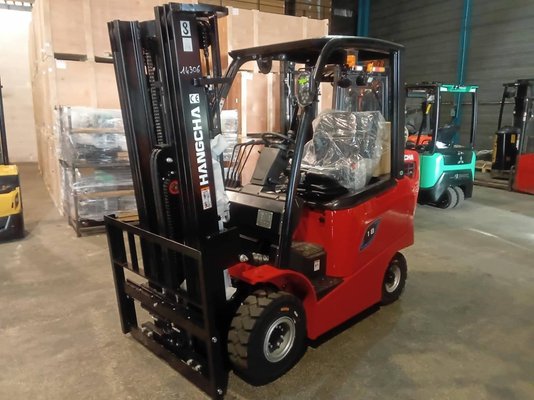 Four wheel front forklift Hangcha AE18 - 1