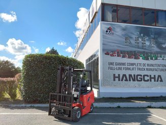 Four wheel front forklift Hangcha AE18