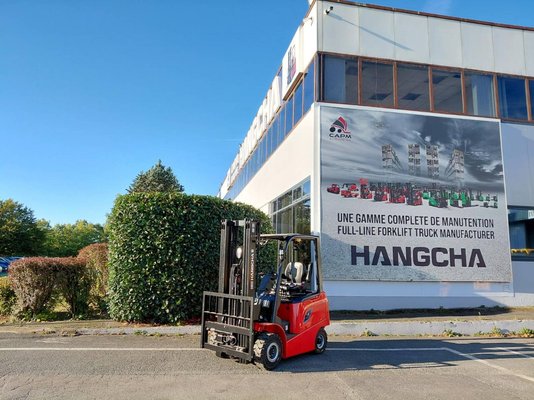 Four wheel front forklift Hangcha AE18 - 1