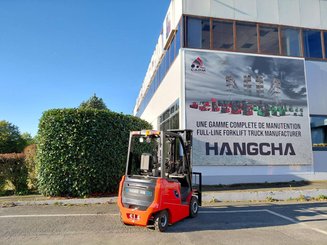 Four wheel front forklift Hangcha AE18