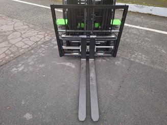 Four wheel front forklift Hangcha AE25-I - 13