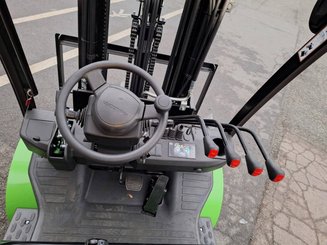 Four wheel front forklift Hangcha AE25-I - 15