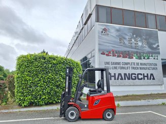 Four wheel front forklift Hangcha AE20C - 1