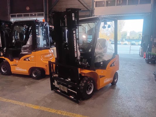 Four wheel front forklift Hangcha XE18i - 1
