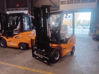 Four wheel front forklift Hangcha XE18i - 1