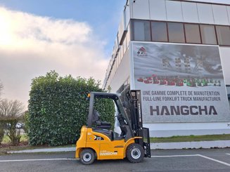 Four wheel front forklift Hangcha XE20Ci