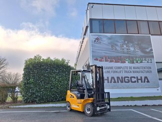Four wheel front forklift Hangcha XE20Ci