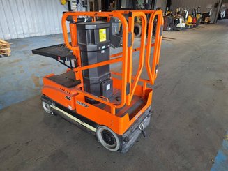 Vertical lift platform JLG 10MSP - 1