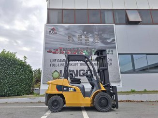 Four wheel front forklift Caterpillar GP30NTD