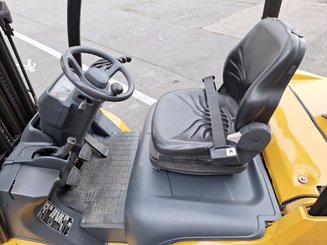 Four wheel front forklift Caterpillar GP30NTD