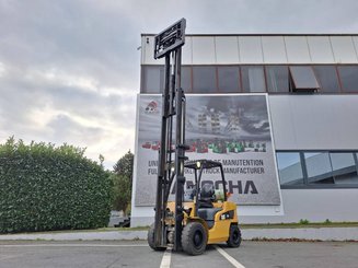 Four wheel front forklift Caterpillar GP30NTD