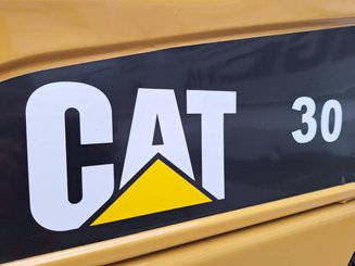 Four wheel front forklift Caterpillar GP30NTD