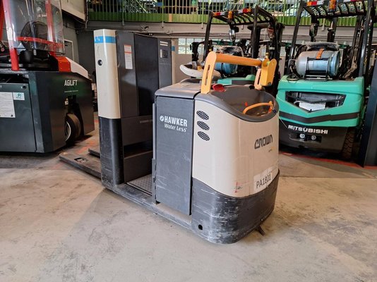 Low-level order picker Crown GPC3045 - 1
