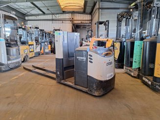 Low-level order picker Crown GPC3055-2.0