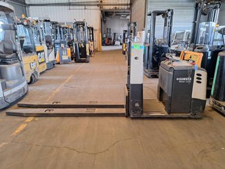 Low-level order picker Crown GPC3055-2.0