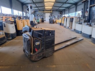 Stand-on pallet truck Caterpillar NPV20N2