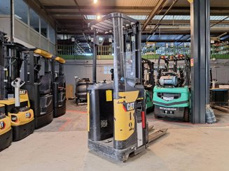 Stand-on pallet stacker Caterpillar NSR16N