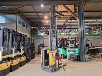 Stand-on pallet stacker Caterpillar NSR16N
