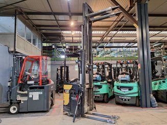 Stand-on pallet stacker Caterpillar NSR20N - 17
