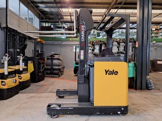 Reach truck Yale MR14
