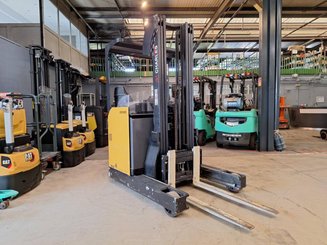 Reach truck Yale MR14