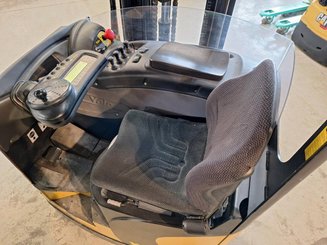 Reach truck Yale MR14