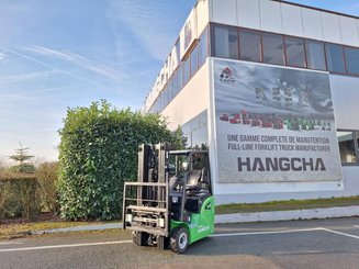 Three wheel front forklift Hangcha XC3-18i (CPDS18-XCC2G-SI)