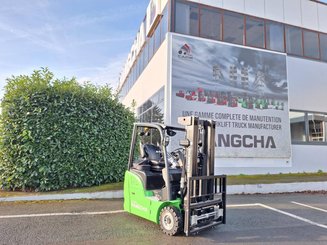 Three wheel front forklift Hangcha XC3-18i (CPDS18-XCC2G-SI)