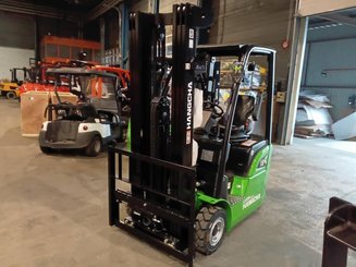 Three wheel front forklift Hangcha XC3-18i (CPDS18-XCC2G-SI)