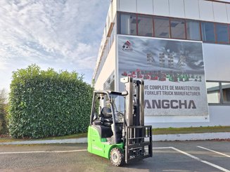 Three wheel front forklift Hangcha XC3-18i (CPDS18-XCC2G-SI)