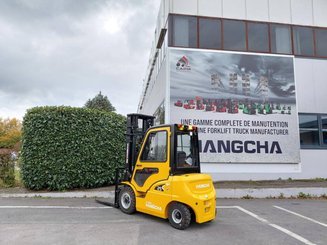 Four wheel front forklift Hangcha XE25i (CPD25-XEY2-SI)